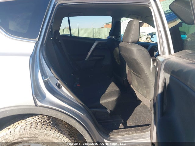 12560818 :رقم المزاد ، 2T3BFREV1JW856534 vin ، 2018 Toyota Rav4 Le مزاد بيع