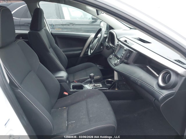 12560836 :رقم المزاد ، 2T3RFREVXJW787387 vin ، 2018 Toyota Rav4 Xle مزاد بيع