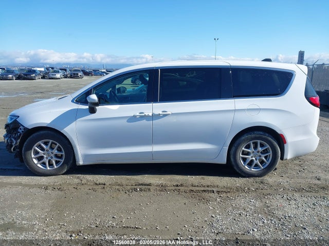 Chrysler Pacifica Touring L 2023 2C4RC1BG2PR557863 Image 15