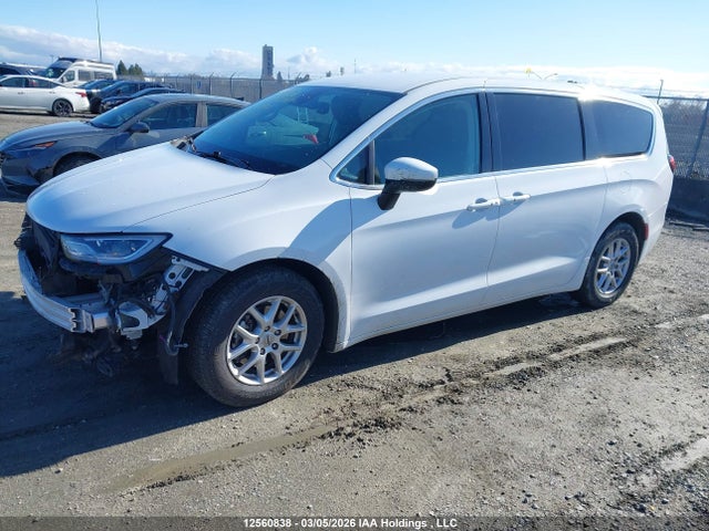 Chrysler Pacifica Touring L 2023 2C4RC1BG2PR557863 Image 2