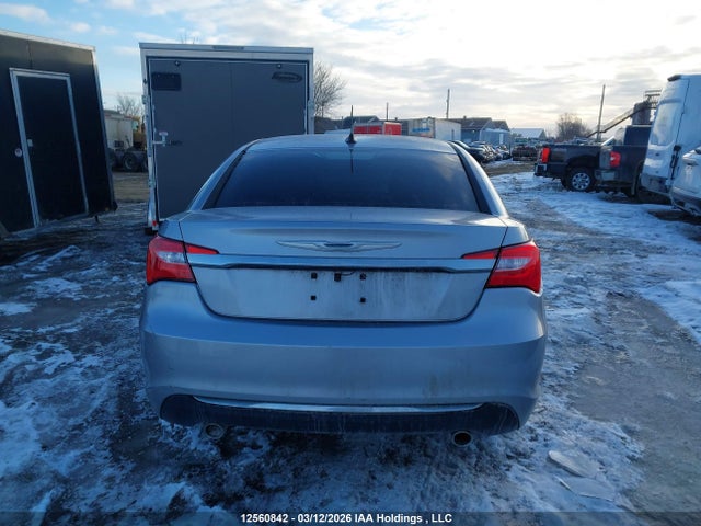 2014 Chrysler 200 Limited მანქანა იყიდება აუქციონზე, vin: 1C3CCBCG3EN194305, აუქციონის ნომერი: 12560842