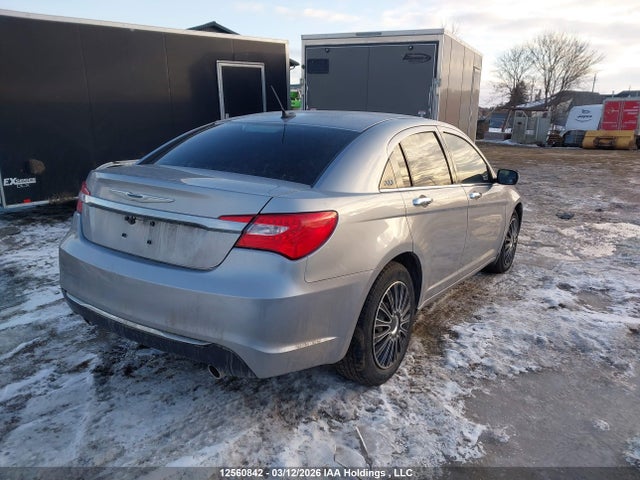 2014 Chrysler 200 Limited მანქანა იყიდება აუქციონზე, vin: 1C3CCBCG3EN194305, აუქციონის ნომერი: 12560842