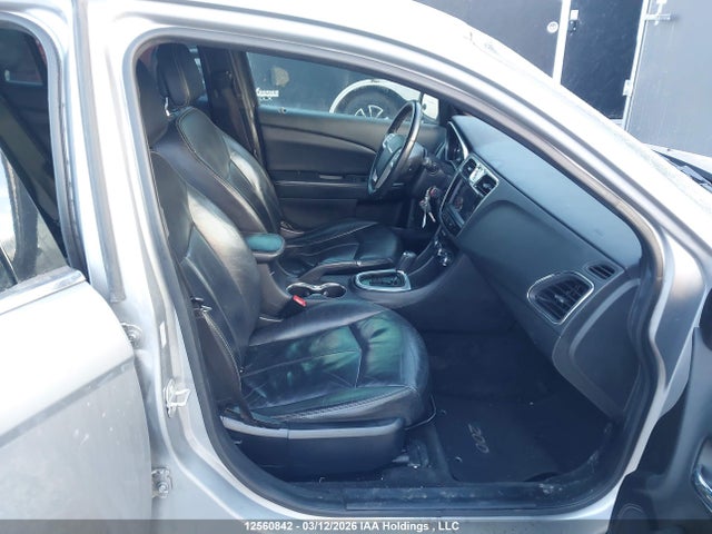 2014 Chrysler 200 Limited მანქანა იყიდება აუქციონზე, vin: 1C3CCBCG3EN194305, აუქციონის ნომერი: 12560842
