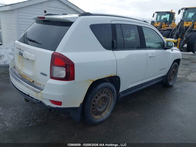 12560859 :رقم المزاد ، 1C4NJDAB7FD201549 vin ، 2015 Jeep Compass Sport مزاد بيع