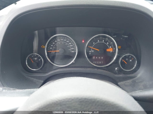 12560859 :رقم المزاد ، 1C4NJDAB7FD201549 vin ، 2015 Jeep Compass Sport مزاد بيع