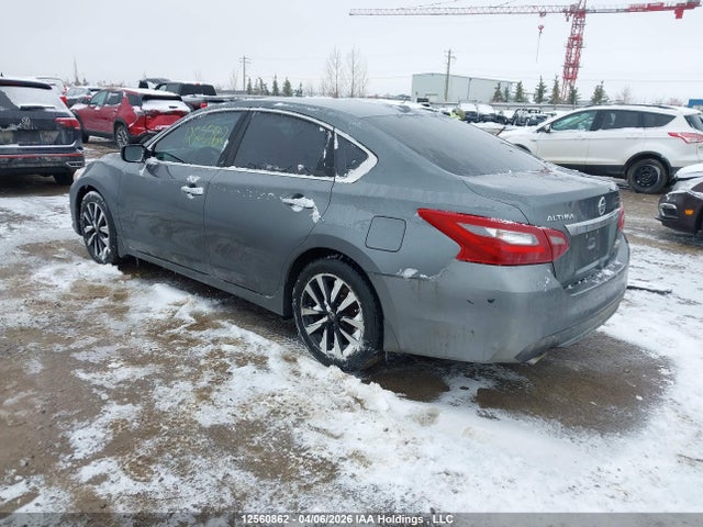 2018 Nissan Altima მანქანა იყიდება აუქციონზე, vin: 1N4AL3AP4JC185359, აუქციონის ნომერი: 12560862