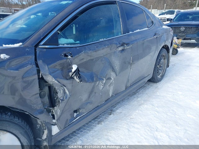 4T1G11BK8MU037825 Toyota CAMRY SE