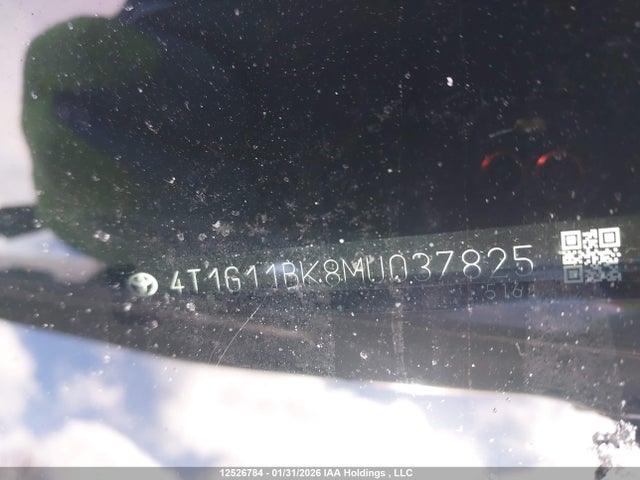 4T1G11BK8MU037825 Toyota CAMRY SE