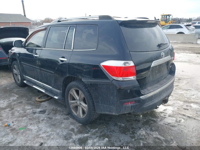 12560906 :رقم المزاد ، 5TDBK3EH9DS178124 vin ، 2013 Toyota Highlander Plus/se مزاد بيع