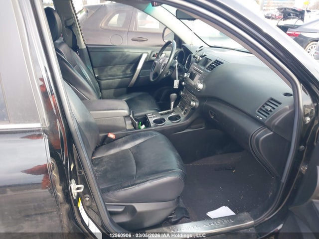 12560906 :رقم المزاد ، 5TDBK3EH9DS178124 vin ، 2013 Toyota Highlander Plus/se مزاد بيع