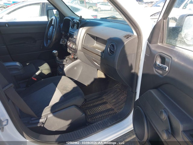 1C4NJPAA4GD500023 Jeep Patriot Sport/north