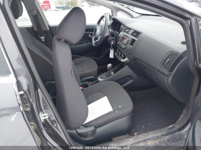 12561026 :رقم المزاد ، KNADM4A38F6524196 vin ، 2015 Kia Rio Ex/ex+/lx/lx+/sx مزاد بيع