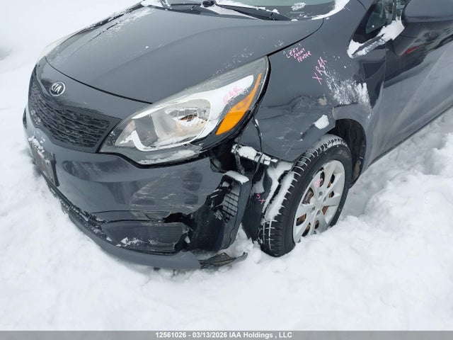 12561026 :رقم المزاد ، KNADM4A38F6524196 vin ، 2015 Kia Rio Ex/ex+/lx/lx+/sx مزاد بيع
