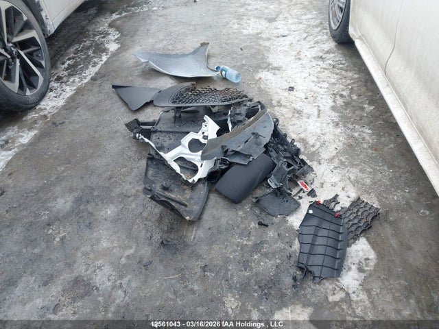 5YFBPMBEXMP254363 Toyota COROLLA LE