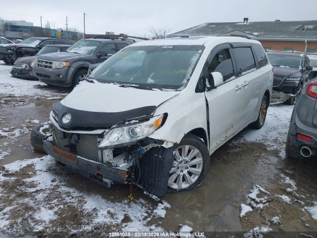 5TDDK3DC0ES083676 Toyota Sienna Xle 7 Passenger