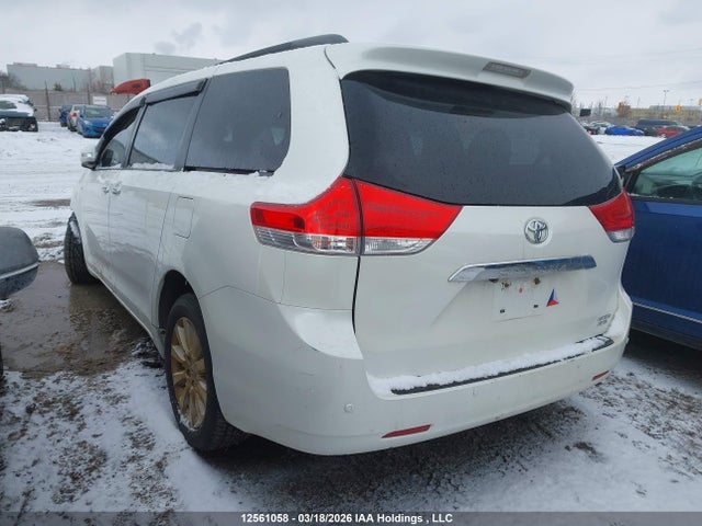 5TDDK3DC0ES083676 Toyota Sienna Xle 7 Passenger