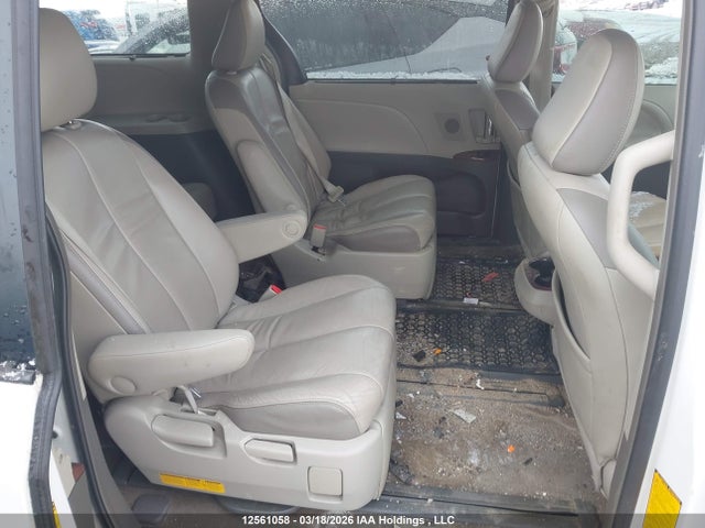 5TDDK3DC0ES083676 Toyota Sienna Xle 7 Passenger