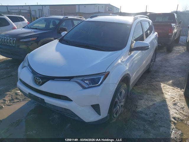 2T3BFREV6HW695799 Toyota RAV4 LE