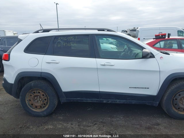1C4PJMBS2FW736106 Jeep Cherokee Trailhawk