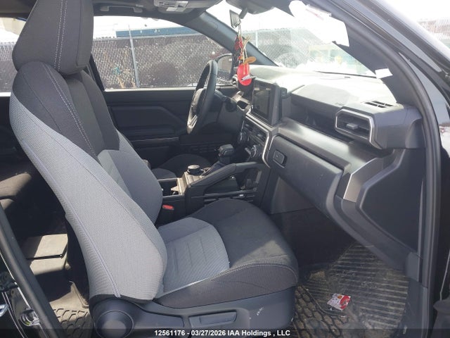 12561176 :رقم المزاد ، JTEVA5BR2S5036043 vin ، 2025 Toyota 4runner مزاد بيع