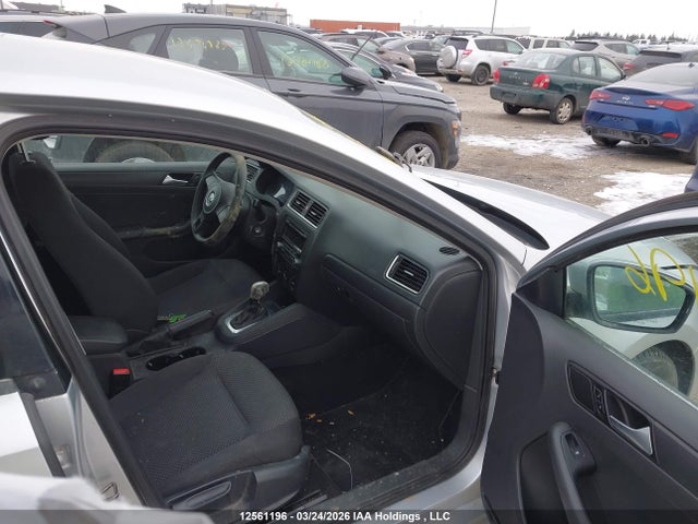 3VW2K7AJ6EM215791 Volkswagen Jetta 2.0l Trendline+