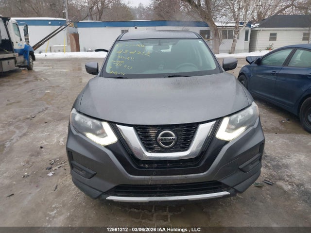 5N1AT2MV4JC811261 Nissan Rogue Sv/sl