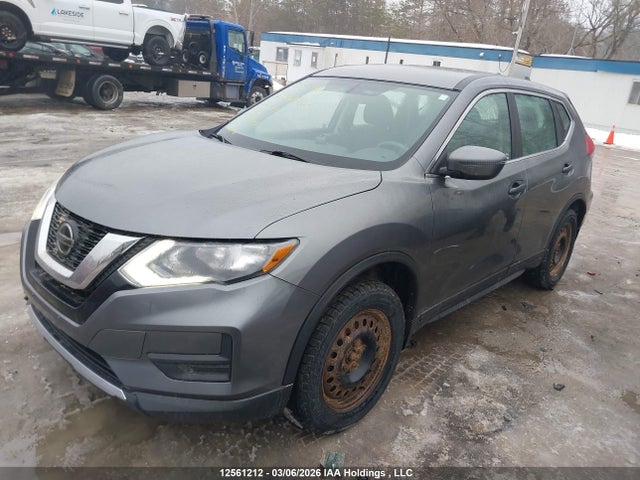 5N1AT2MV4JC811261 Nissan Rogue Sv/sl