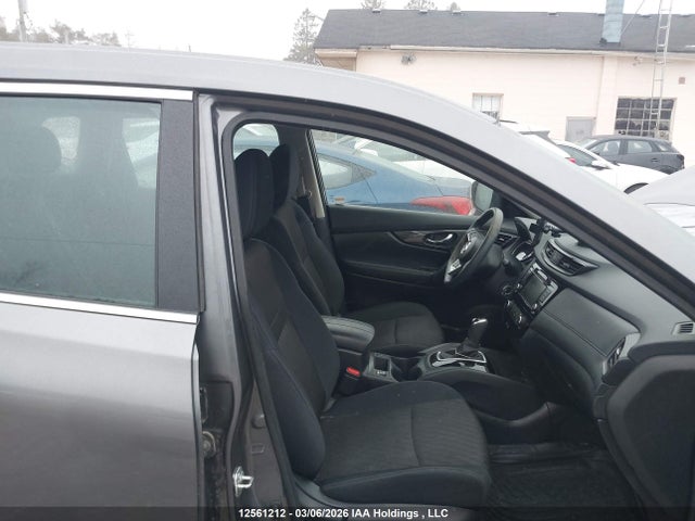 5N1AT2MV4JC811261 Nissan Rogue Sv/sl