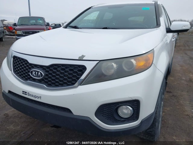 12561247 :رقم المزاد ، 5XYKTCA6XDG317451 vin ، 2013 Kia Sorento Lx مزاد بيع