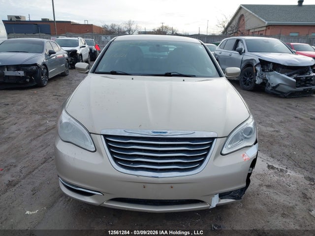 Продажа на аукционе авто 2014 Chrysler 200 Lx, vin: 1C3CCBAB4EN176421, номер лота: 12561284