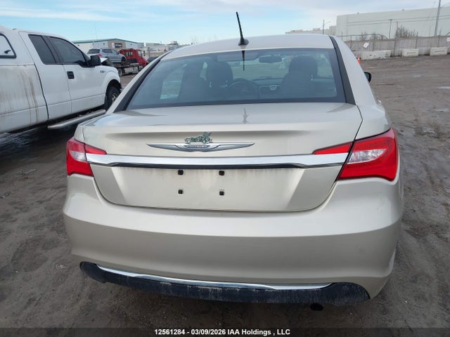 Продажа на аукционе авто 2014 Chrysler 200 Lx, vin: 1C3CCBAB4EN176421, номер лота: 12561284
