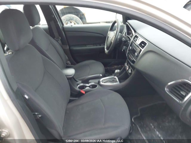 Продажа на аукционе авто 2014 Chrysler 200 Lx, vin: 1C3CCBAB4EN176421, номер лота: 12561284