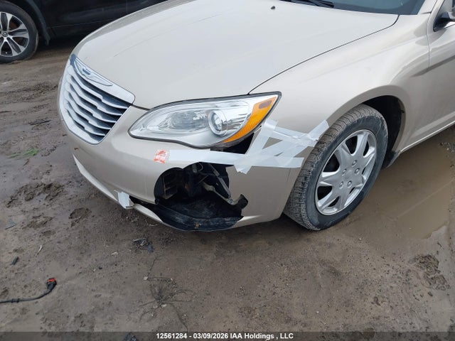 Продажа на аукционе авто 2014 Chrysler 200 Lx, vin: 1C3CCBAB4EN176421, номер лота: 12561284