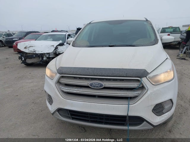 1FMCU9G99HUD80076 Ford ESCAPE SE