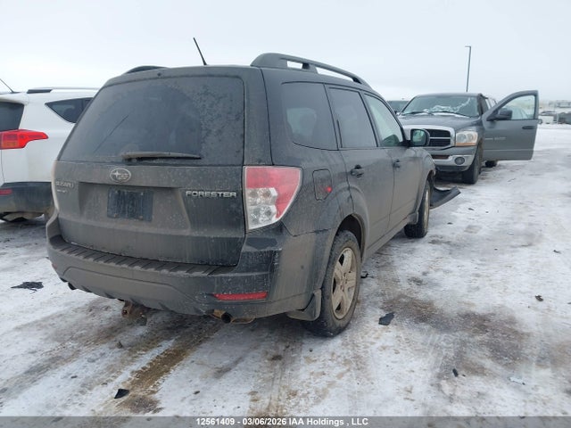 Продажа на аукционе авто 2013 Subaru Forester 2.5x, vin: JF2SHCBC0DH415712, номер лота: 12561409