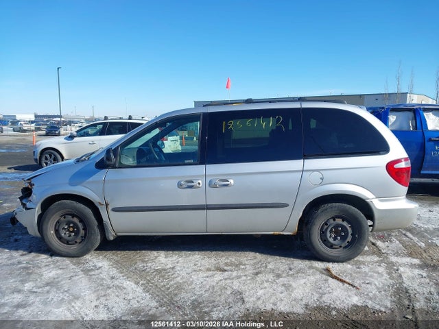2003 Dodge Caravan Se მანქანა იყიდება აუქციონზე, vin: 1D4GP25R03B235815, აუქციონის ნომერი: 12561412