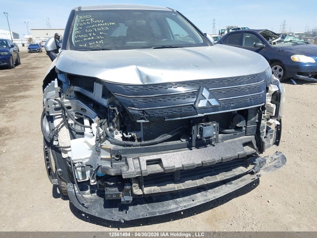 JA4J4UA85RZ627283 Mitsubishi Outlander Es