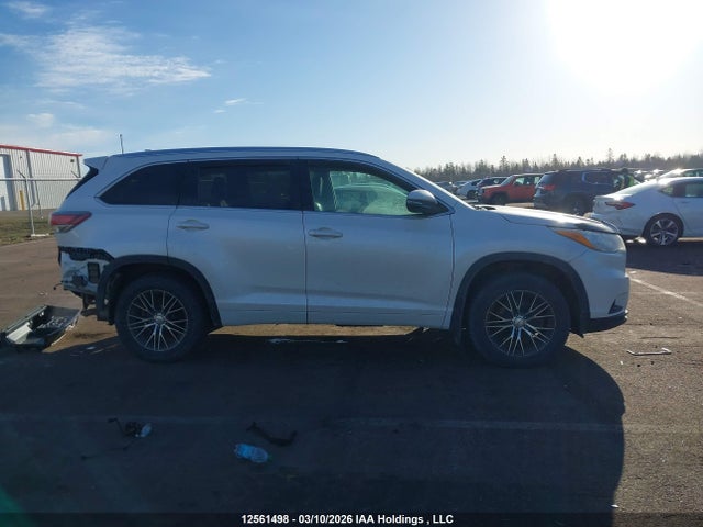 2016 Toyota Highlander Limited მანქანა იყიდება აუქციონზე, vin: 5TDDKRFH1GS334381, აუქციონის ნომერი: 12561498