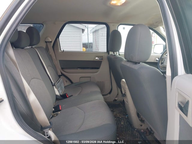 2011 Mazda Tribute Gx I4 მანქანა იყიდება აუქციონზე, vin: 4F2CY0C75BKM03252, აუქციონის ნომერი: 12561502