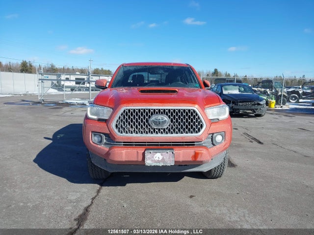 5TFDZ5BN5JX035123 Toyota Tacoma Sr5