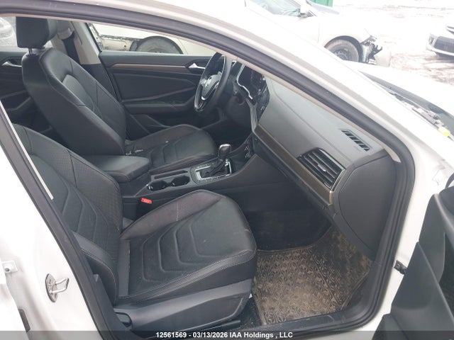 3VWG57BUXKM155712 Volkswagen Jetta 1.4 Tsi Execline