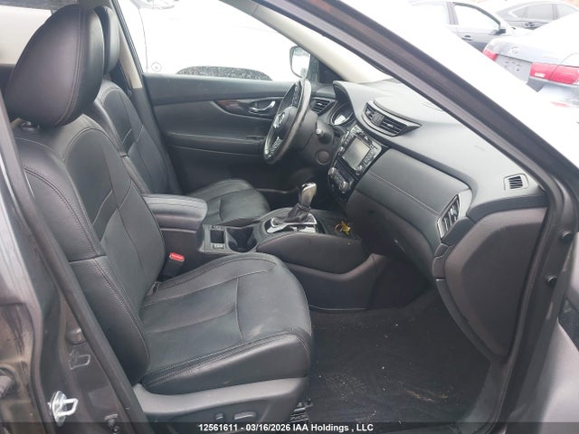 5N1AT2MVXHC740562 Nissan Rogue S/sl Platinum/sv