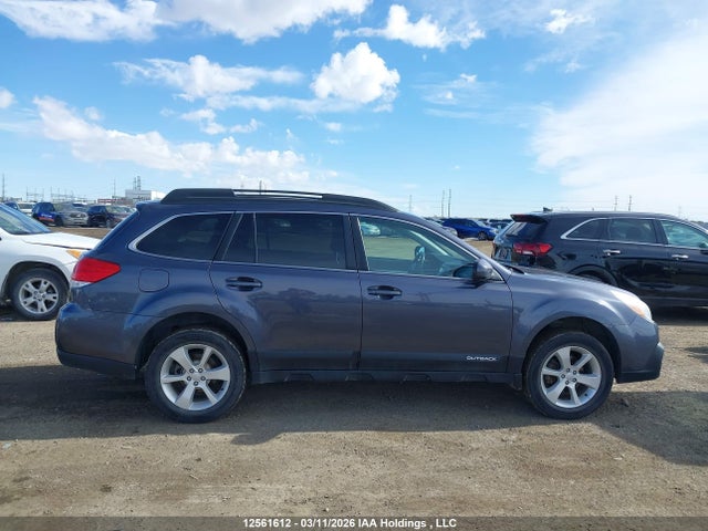 2014 Subaru Outback 2.5i Premium მანქანა იყიდება აუქციონზე, vin: 4S4BRGDC3E3215708, აუქციონის ნომერი: 12561612