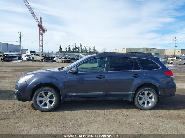 2014 Subaru Outback 2.5i Premium მანქანა იყიდება აუქციონზე, vin: 4S4BRGDC3E3215708, აუქციონის ნომერი: 12561612