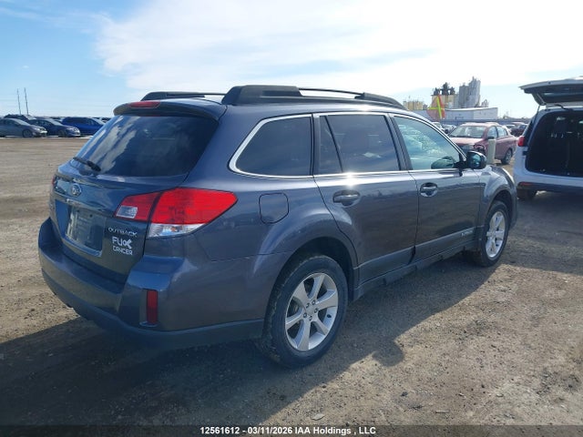 2014 Subaru Outback 2.5i Premium მანქანა იყიდება აუქციონზე, vin: 4S4BRGDC3E3215708, აუქციონის ნომერი: 12561612
