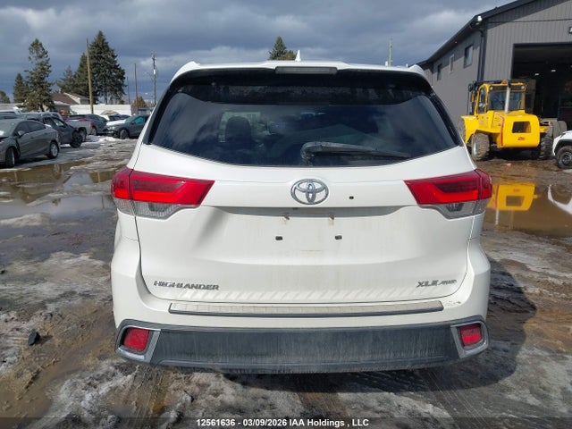 12561636 :رقم المزاد ، 5TDJZRFH9KS564483 vin ، 2019 Toyota Highlander مزاد بيع