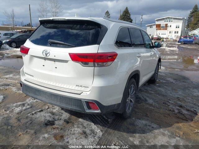 12561636 :رقم المزاد ، 5TDJZRFH9KS564483 vin ، 2019 Toyota Highlander مزاد بيع