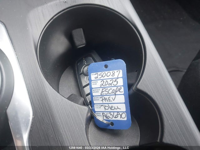 2025 Ford Escape Phev მანქანა იყიდება აუქციონზე, vin: 1FMCU0E19SUA63690, აუქციონის ნომერი: 12561640