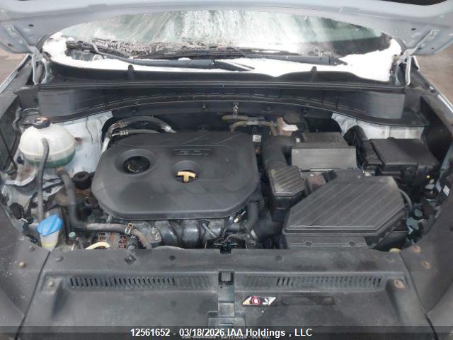 KM8J33A40GU177421 Hyundai Tucson Premium