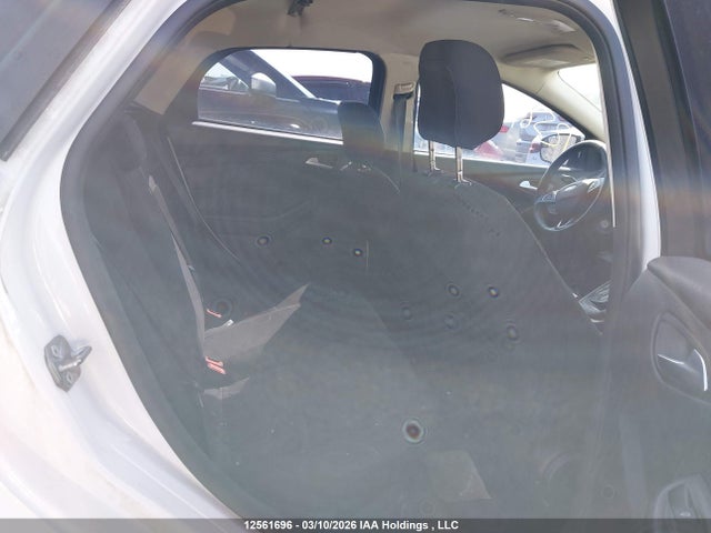 1FADP3K25JL263023 Ford FOCUS SE